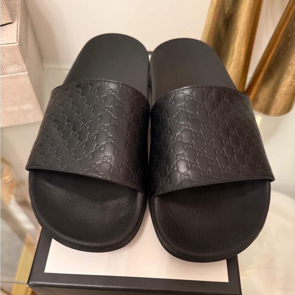 Gucci Embossed Black Women’s Sandals - Picture 7 of 9